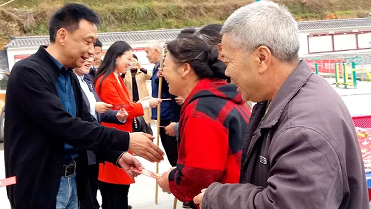 炬神電子赴良田鎮(zhèn)開展“愛心扶貧、攜手同行”活動(dòng)