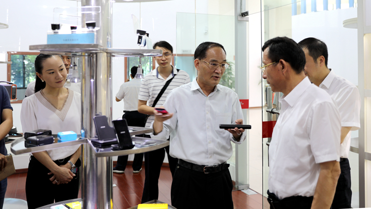 市委常委、市委統(tǒng)戰(zhàn)部部長歐陽鋒調(diào)研炬神電子